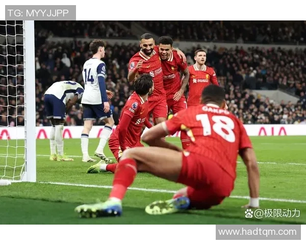 足球场上的球星对位解析：谁是赛场上的关键对决与优势差距